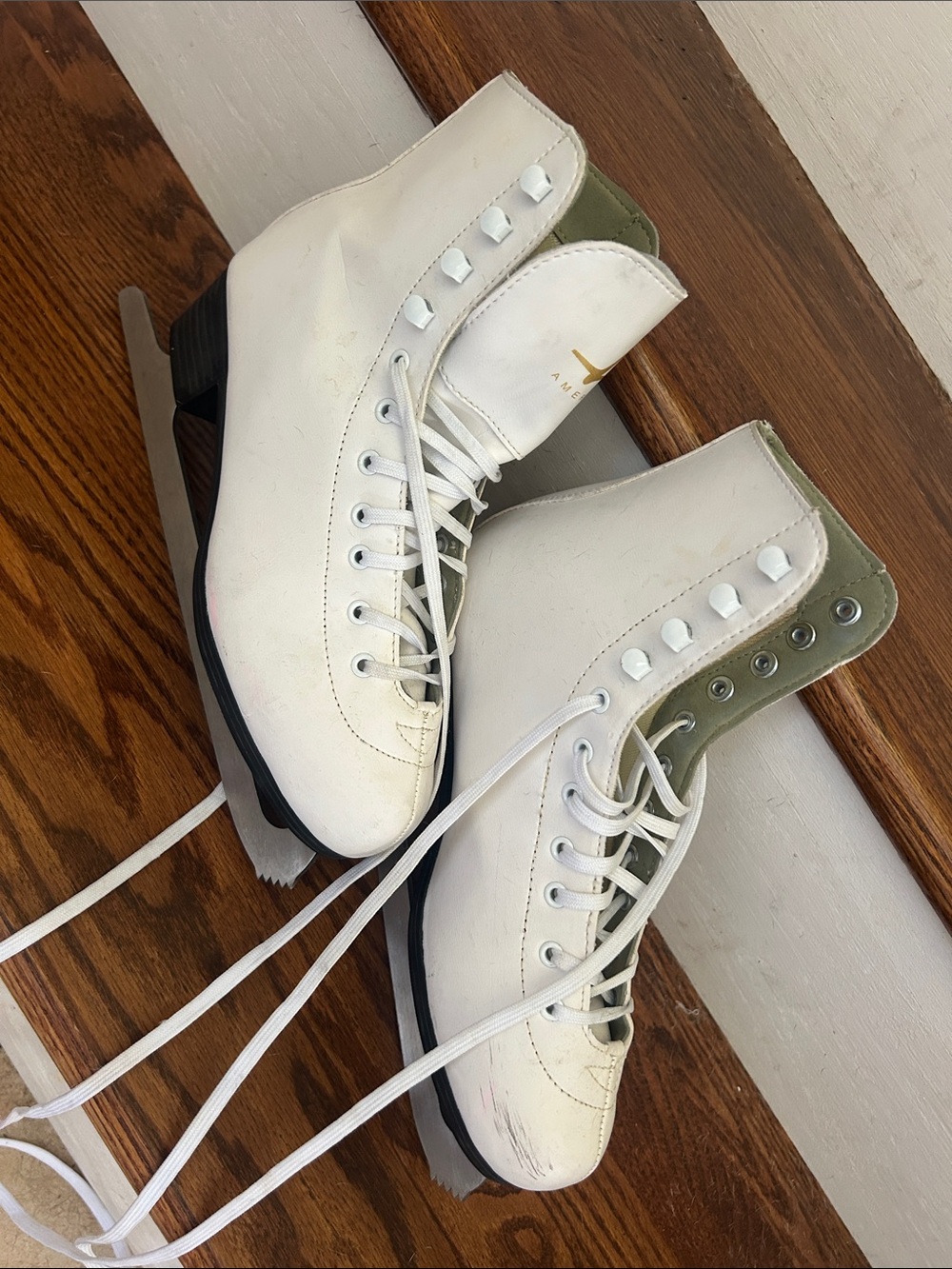 White Women's Figure Ice Skates - Classic Lace-Up